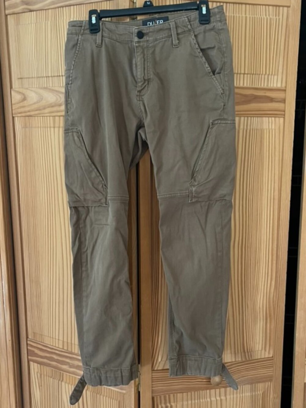 DU/ER Mens 32x30 Live Free Adventure Pant Beige Khaki